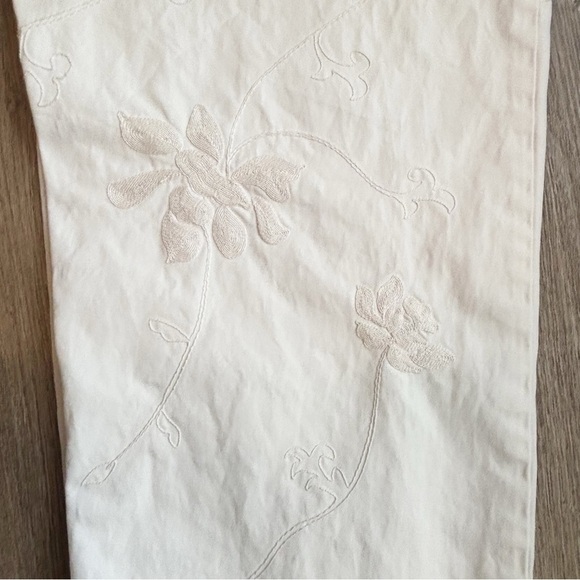 Talbots White Straight Cropped Pants With White Embroidered Flowers Women’s 14W - Picture 6 of 10